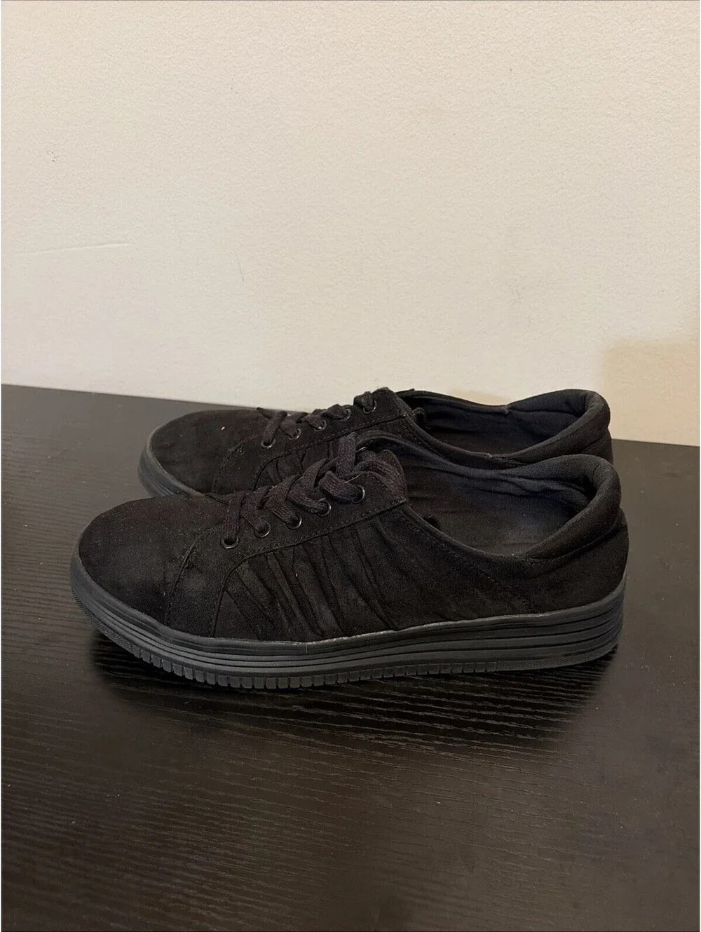 Rocket Dog Women's Basha Black Sneaker Size 10
